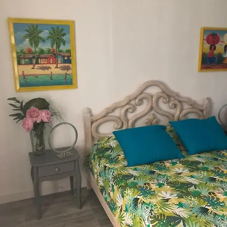 La Nectarine Πανσιόν 3*